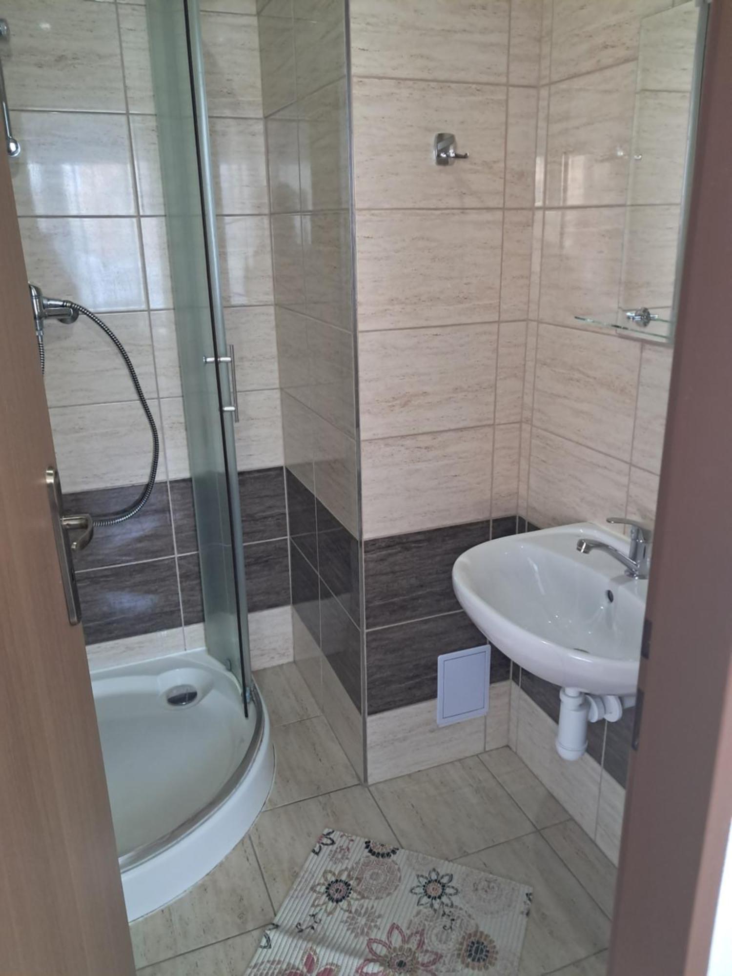Sd Urbankova 2 Hostel โกชิเซ ภายนอก รูปภาพ
